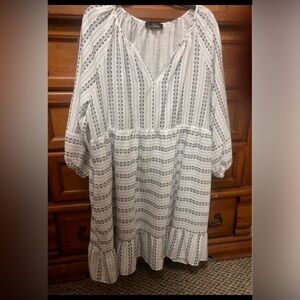 Suzanne Betro cream and navy dress  2X